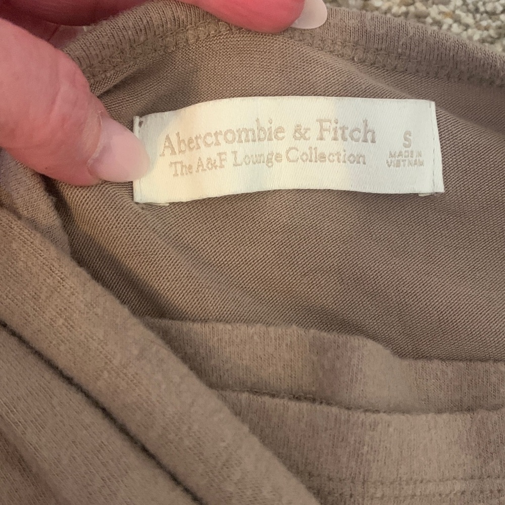Abercrombie & Fitch Womens Two-Piece Pajama Set in Taupe- The A & F Lounge Coll - Picture 2 of 3